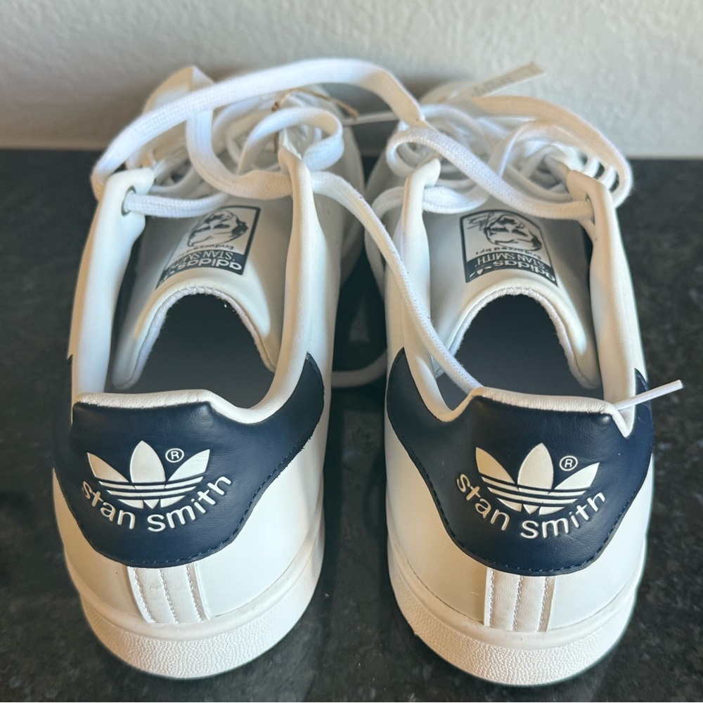 Stan Smith Adidas White Sneakers with dark navy - Picture 4 of 5